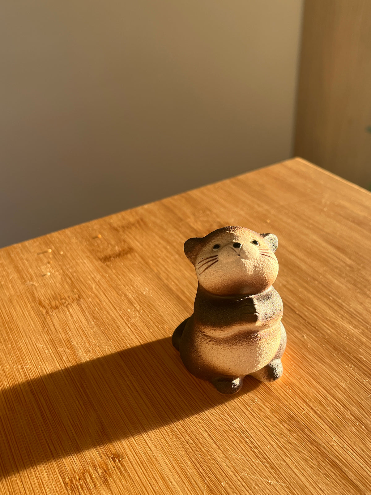 Tea Pet - Begging Otter