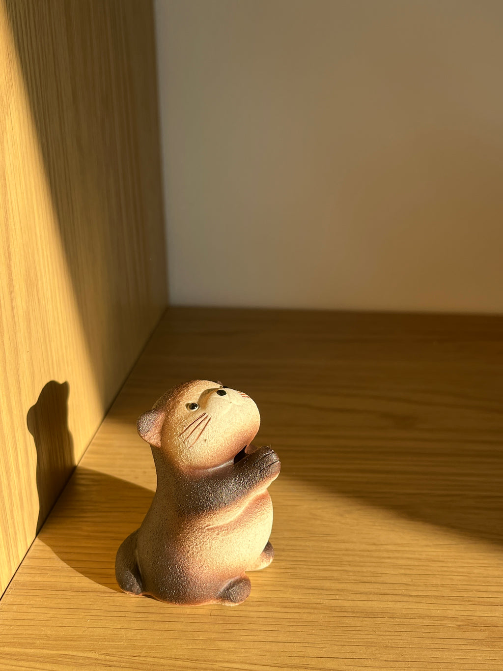 Tea Pet - Begging Otter